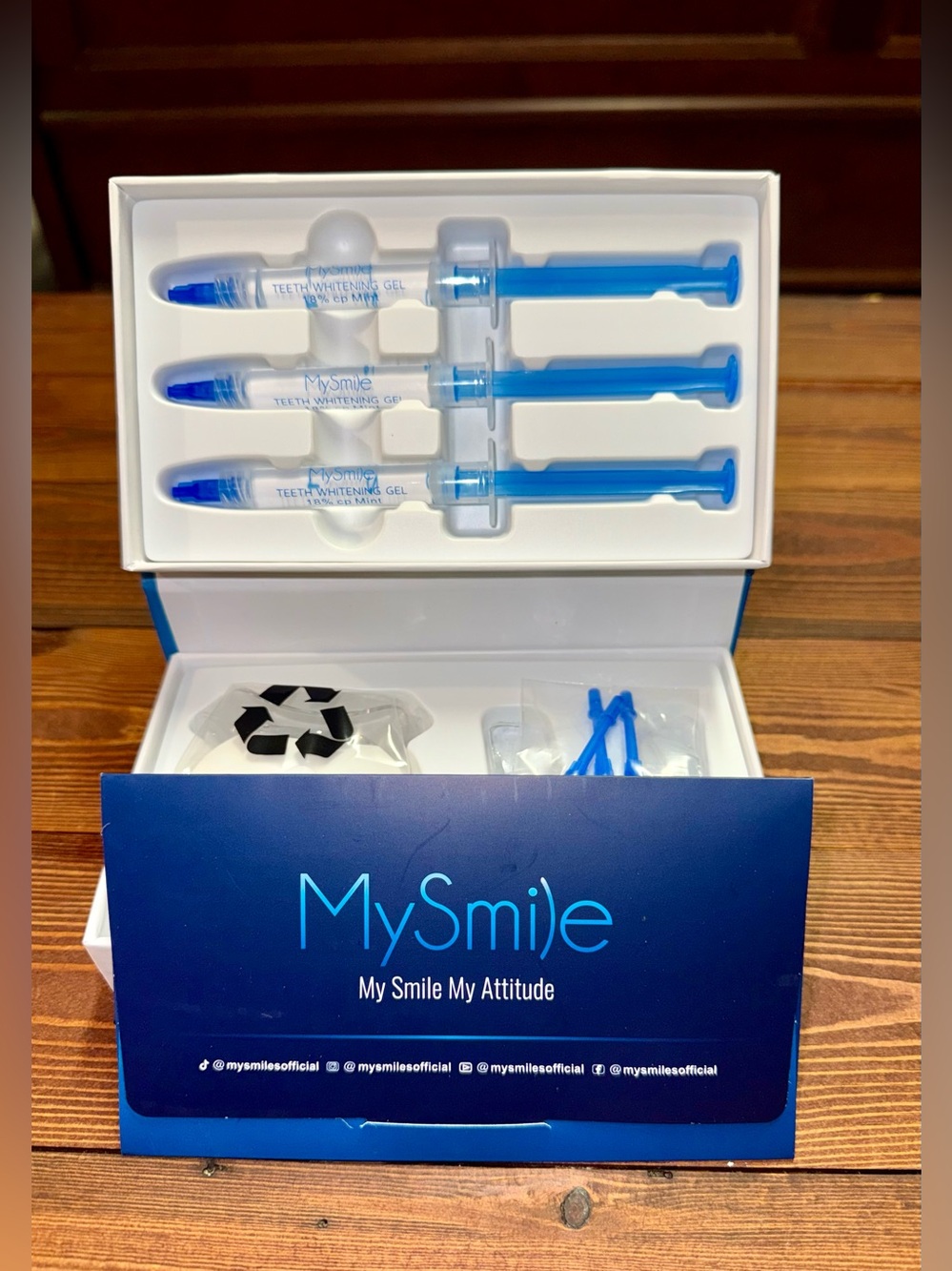 NWT- MySmile Dental Grade Teeth Whitening Kit: Deluxe At-Home Whitening System - Picture 4 of 7